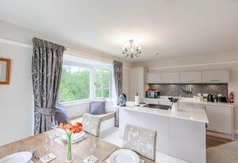 MacDonald Apartment has Balcony rooms