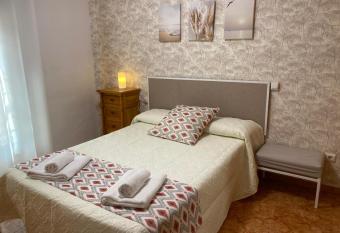 Aptos Estaci  n Norte y Sur FAMORCAS allows 18 year olds to book a room