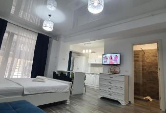 Seaside Luxury Studio Mamaia Promenada has Balcony rooms