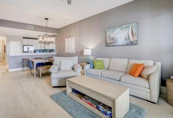 The Waters Condo Building 3 Lake Haven has Balcony rooms