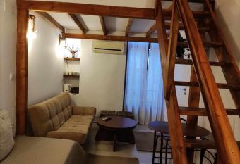 Arachova Plaza                                    has Balcony rooms