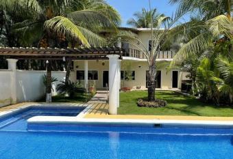 Casa Los Cocos Monterrico has Balcony rooms