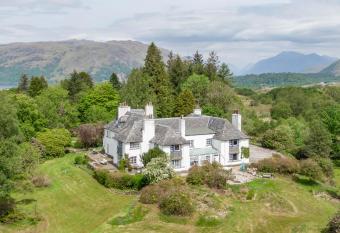 Campbell Apartment has Balcony rooms