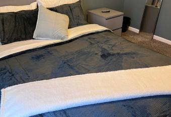 Silver View Private Room in Matthews allows 18 year olds to book a room