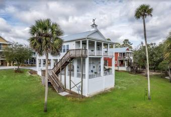 Riverfront 3-Bdrm Home-Pool, BoatRamp, Dock access has Balcony rooms