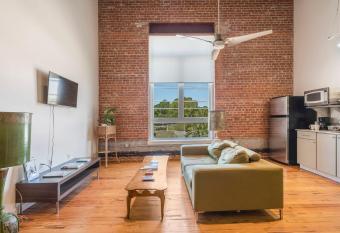 Cajun Stays - Buchanan Lofts - #8 - Downtown allows 18 year olds to book a room