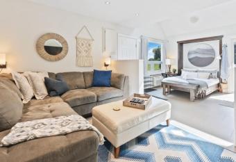 Blue Mountain The Parker Slopeside has Balcony rooms