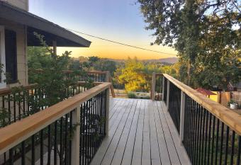 Central Coast Casa has Balcony rooms