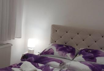 Apartman Diamond has Balcony rooms