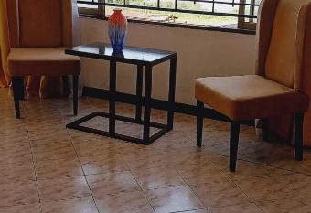 Rads lakeview apartments has rooms with a private hot tub