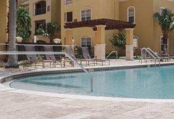 Perfect 2-Bedroom 2.5 Bath Condo Near Airport has Balcony rooms