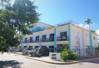 Art Villa allows 18 year olds to book a room