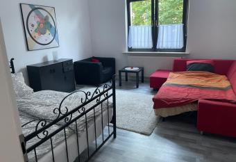Ferienwohnung Zentral in Kassel allows 18 year olds to book a room