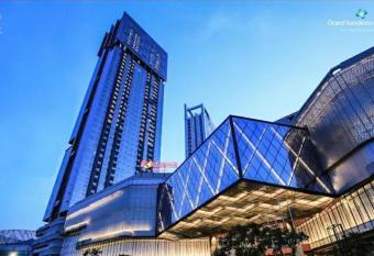 Caspian Boutique Apartment, Grand Sungkono Lagoon has Balcony rooms