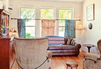 Ashkirk Mesa has Balcony rooms