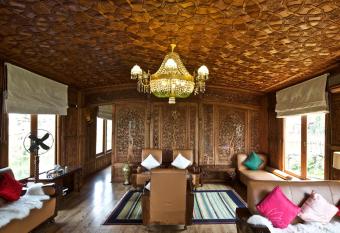 The Bombay Group Of Houseboats has Balcony rooms