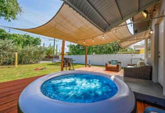 Amazing 3 Bed House with Gameroom and Fun Backyard has Balcony rooms