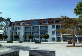 STR123c  has Balcony rooms