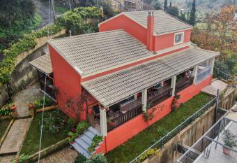 Efi s House has Balcony rooms