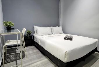 Gurney Coast Guest House by Sky Hive has Balcony rooms