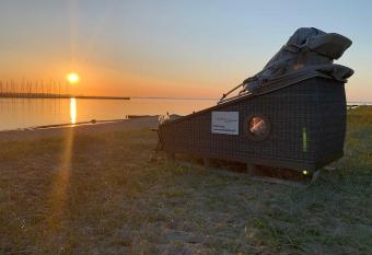 Strandschlafen in Wackerballig allows 18 year olds to book a room