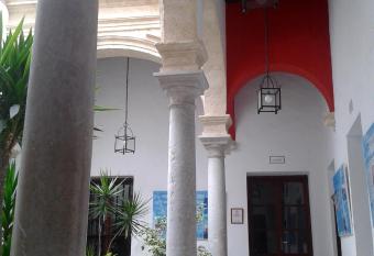 Casa del Regidor allows 18 year olds to book a room