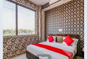 POP Hotel Jannat Inn allows 18 year olds to book a room