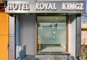 Flagship Hotel Royal Kingz allows 18 year olds to book a room