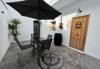 Apartamento LA LOLA - Patio privado has Balcony rooms