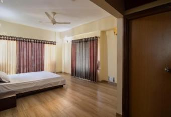 Gorgeous Full Furnished Flat has Balcony rooms