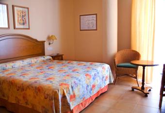 Hotel Almijara allows 18 year olds to book a room