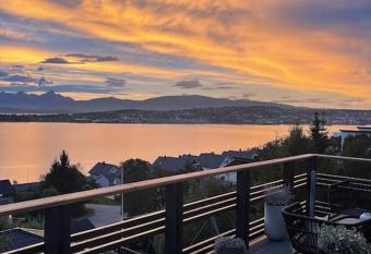 Troms   Panorama 180 degree utrolig utsikt has Balcony rooms
