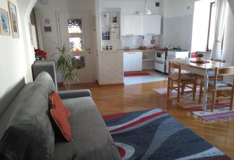 Ca  Rosa has Balcony rooms