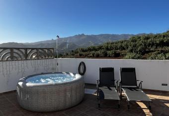 Chalet Rural Amaia has Balcony rooms