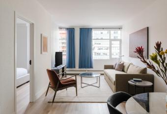 Sonder Rideau has Balcony rooms