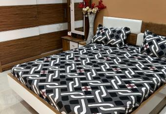 1 , Al Vahid Villa has Balcony rooms