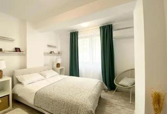 Deluxe apartments allows 18 year olds to book a room