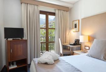 Gran Hotel Soller allows 18 year olds to book a room