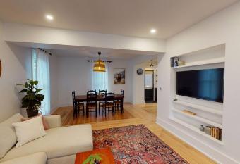 The Other House has Balcony rooms