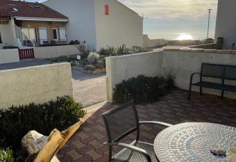 Ferienhaus in r  sidence naturiste direkt am Strand allows 18 year olds to book a room