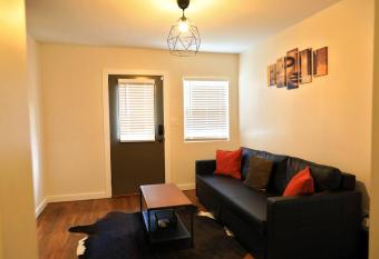 Entire Atlanta Condo minutes from Downtown has Balcony rooms