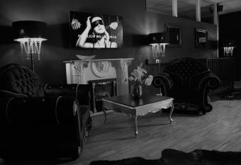 Fetischhaus SM Apartment/Ferienwohnung Wiesbaden allows 18 year olds to book a room