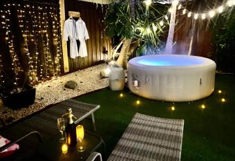 Vays by the bay@Mornington Peninsula allows 18 year olds to book a room