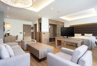 Hotel Colon Rambla has Balcony rooms