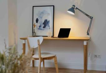 Luxuri  ses Haus im Trendviertel allows 18 year olds to book a room