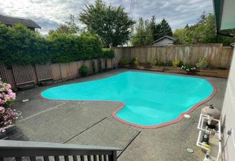 Sullivan heights unique bungalow has Balcony rooms