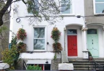 Entire Georgian Home in the heart of Bray- Sleeps 6 has Balcony rooms