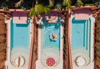 Cyrus Villa Seminyak by Ini Vie Hospitality allows 18 year olds to book a room