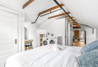 Stately Studio Apartment allows 18 year olds to book a room