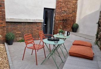 Grand Loft avec terrasse priv  e has Balcony rooms